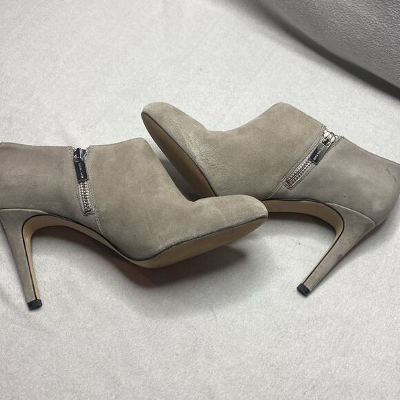 Michael Kors Heeled ankle booty tan/khaki leather size 8 1/2 - Picture 5 of 7